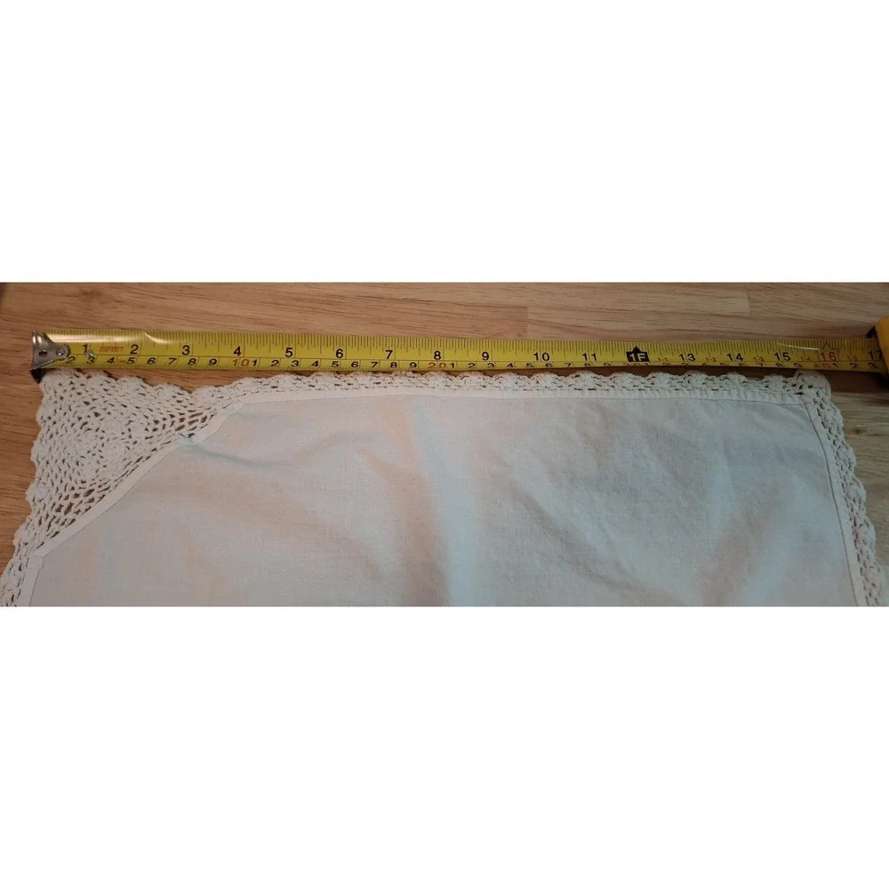 4 Beautiful White Cotton Napkins w/Crocheted Lace Corner and Edges Vintage 16x16